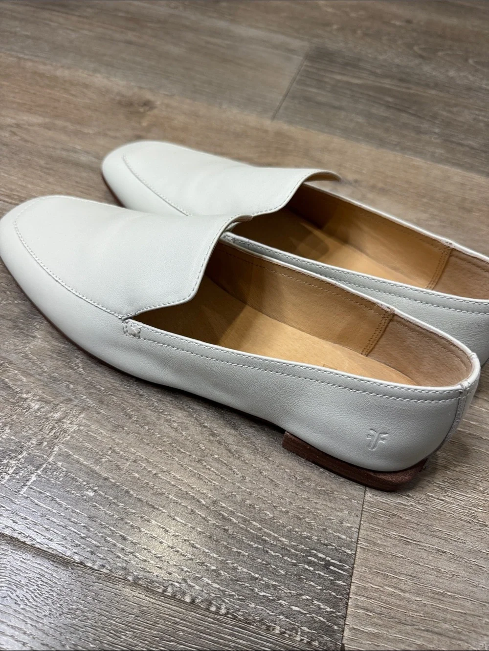 Frye Off-White Leather Slip-On Loafers MK